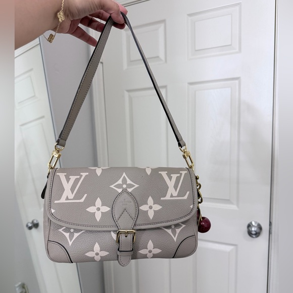 Louis Vuitton Handbags - Louis Vuitton Beige Monogram Shoulder Bag